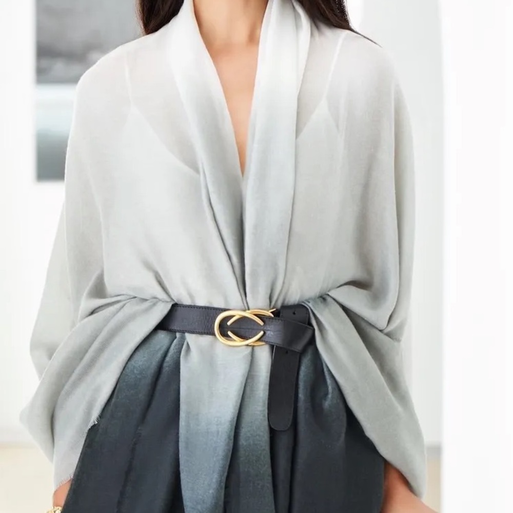 New Carly cushnie ombré scarf perfect for prom homecoming